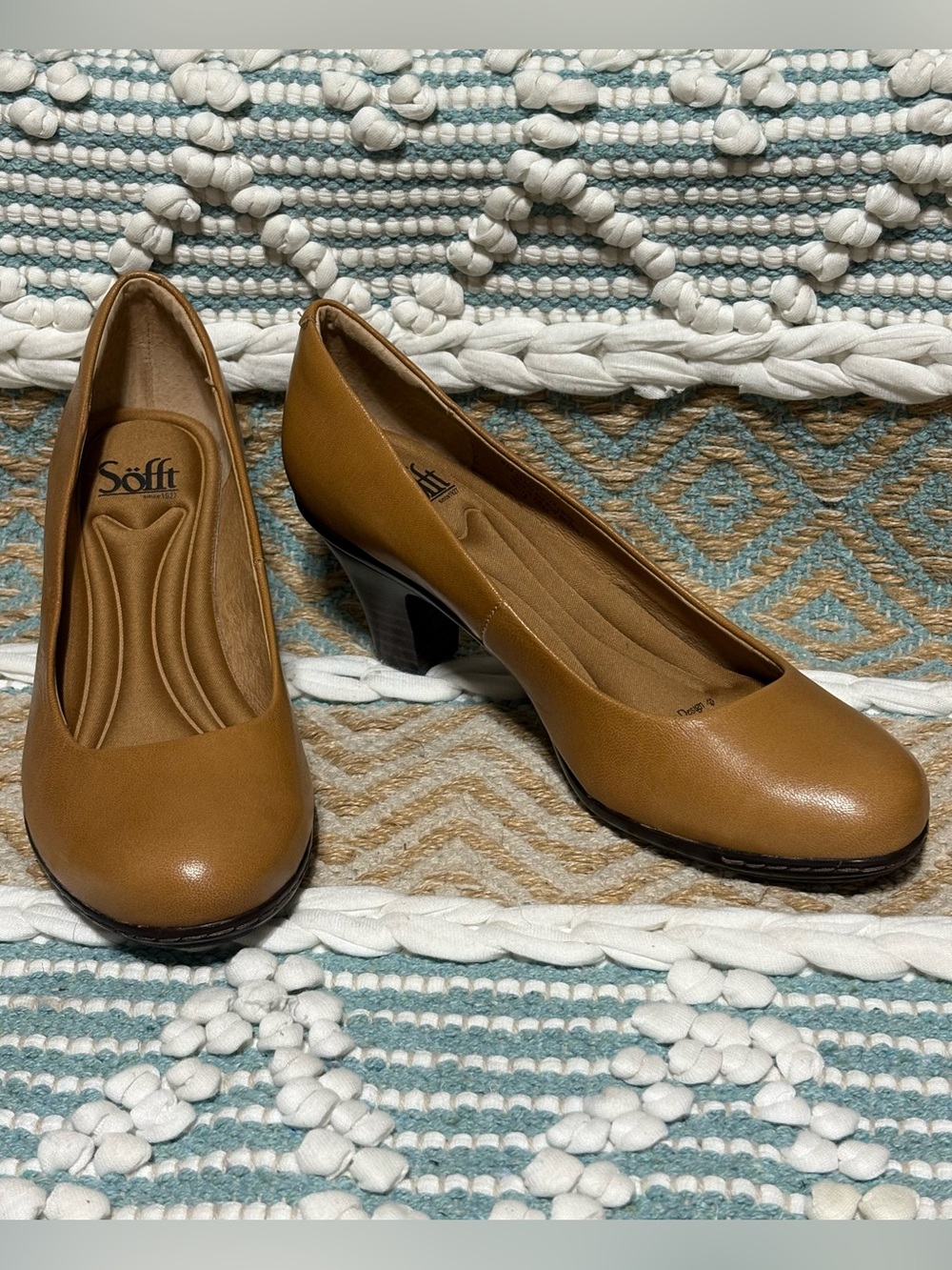 Sofft Women's Caramel Brown Mid Heel Pumps